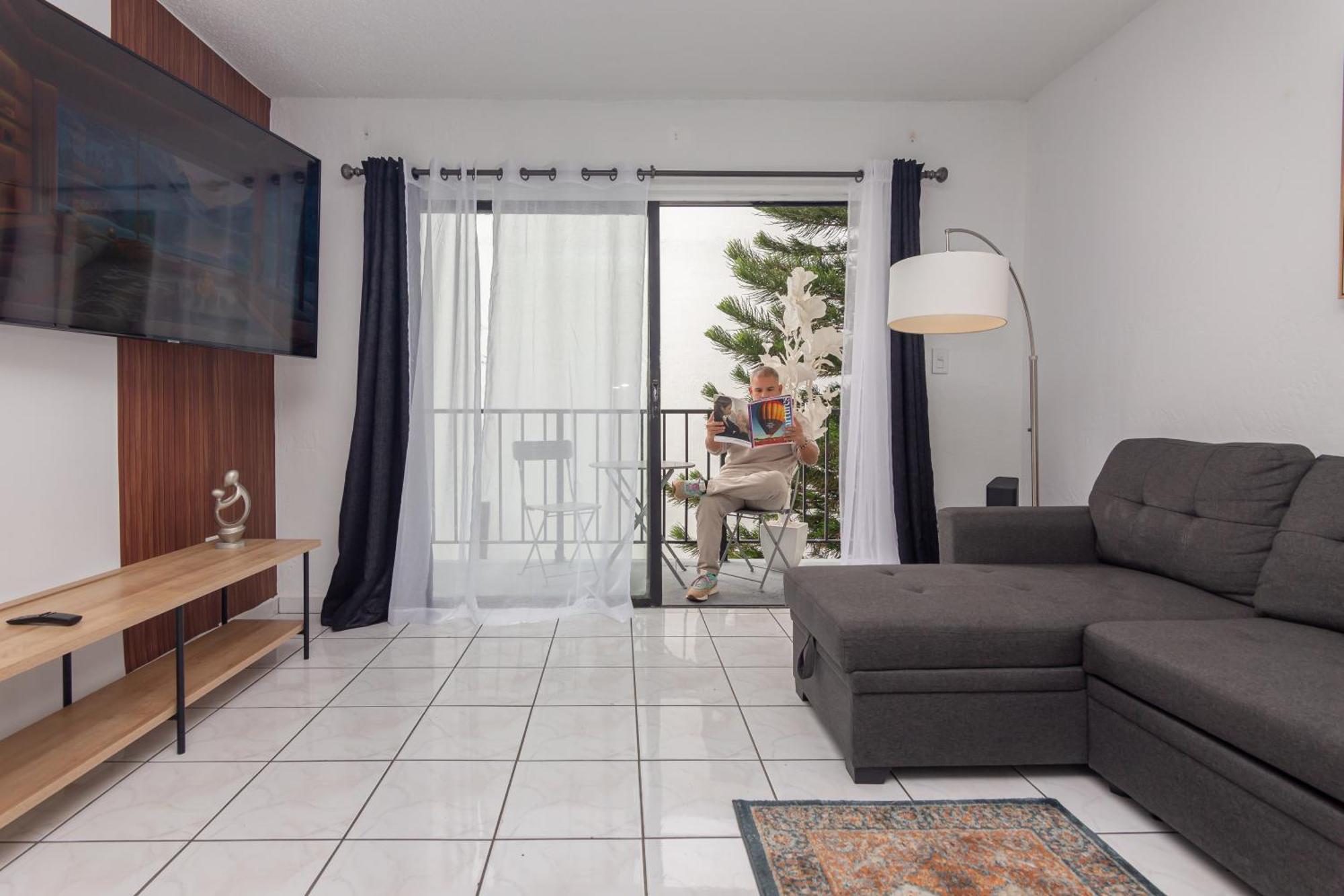 One Bedroom Apartment - With Parking & Balcony - Heart Of Wynwood Майами Экстерьер фото