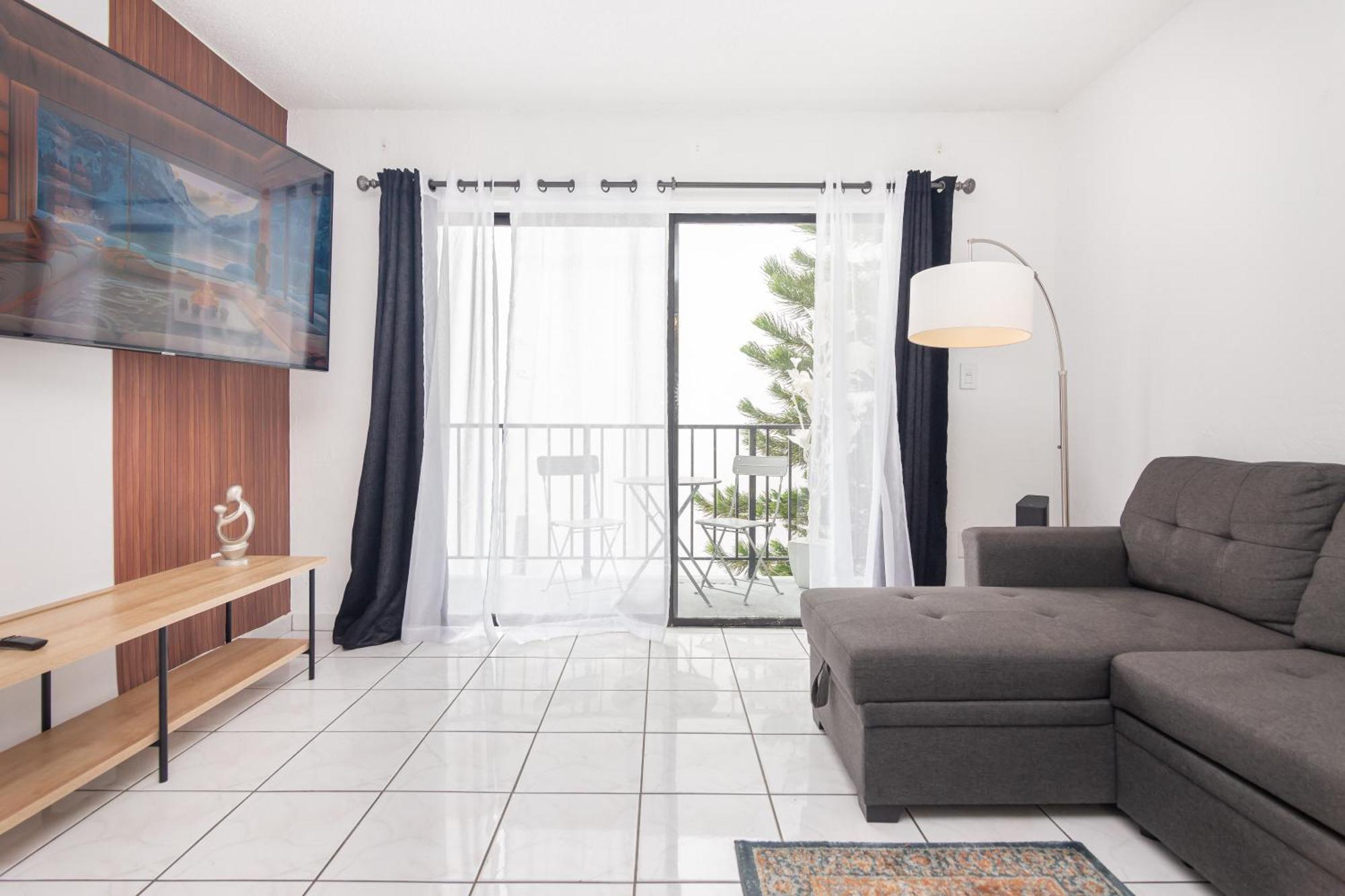 One Bedroom Apartment - With Parking & Balcony - Heart Of Wynwood Майами Экстерьер фото